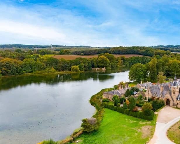 Set within an exclusive courtyard, overlooking Newstead Abbey ‘Gable End’ is full of character features and a wealth of grandeur