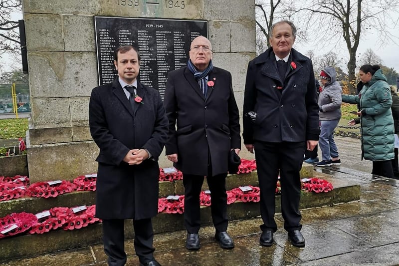 Couns Lee Waters, John Wilmott and Gordon Mann laid a wreath at the Hucknall cenotaph in Titchfield Park