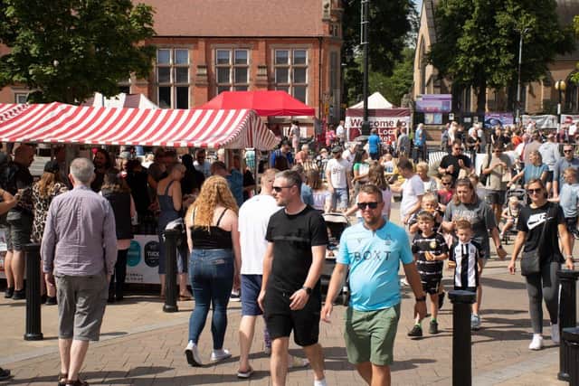 Crowds in Hucknall for Food and Drink Festival 