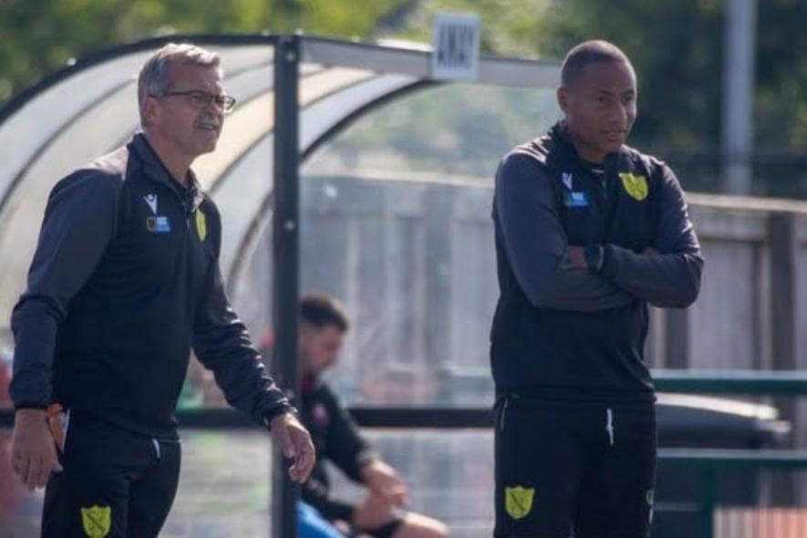 Hucknall Town entlässt Trainerduo nach schwacher Serie
