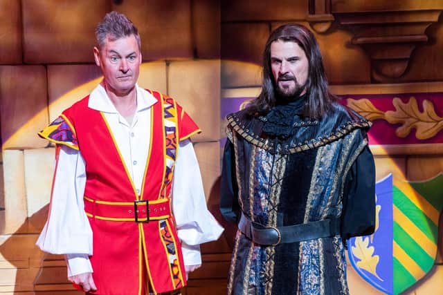 Silly Simon Phil Walker (left) and The Sheriff of Nottingham, Tristan Gemmill. Photo by Whitefoot Photography