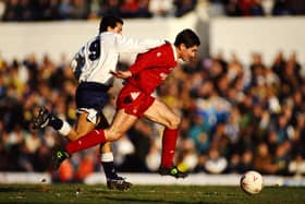 LONDON, UNITED KINGDOM - JANUARY 15: Nigel Clough (r) of Nottingham Forest pulls away from Vinny Samways of Spurs during a league Division One match between Tottenham Hotspur and Nottingham Forest on January 15, 1989 in London, England.  (Photo by Chris Cole/Allsport/Getty Images)