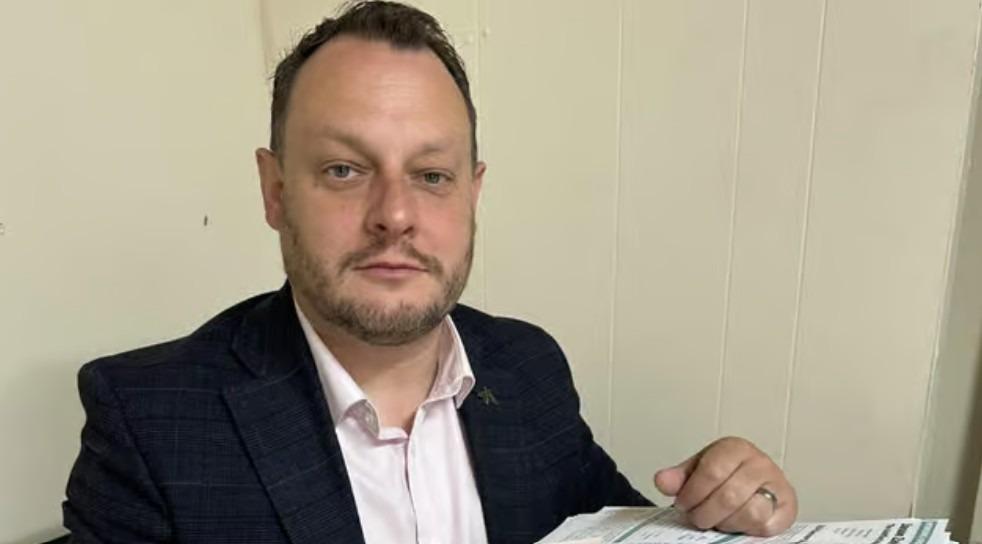 Ashfield council leader’s deposit into bank account minutes after withdrawing taxpayer cash was ‘coincidence’