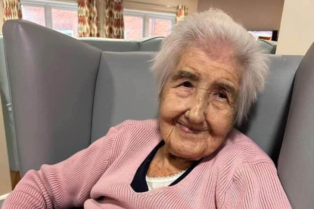 Eveline is celebrating her 100th birthday at Nightingale Nursing Home, Edwinstowe, as this year's February 29 marks her 25th birthday. The care home has asked the community to send in 100 cards to celebrate this milestone. Eveline, I wish you a wonderful day and a very happy 25th birthday!