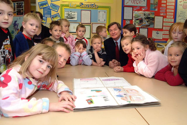 2007: MP Graham Allen learns about saving energy from Class 11 at Cantrell Primary School, Bulwell.