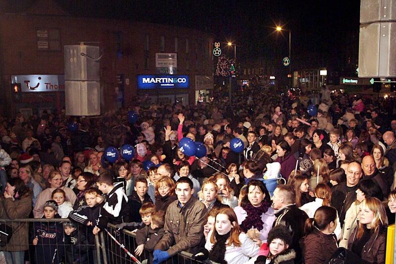 2006: Crowds wait eagerly for the Christmas lights to be switched on in Hucknall.