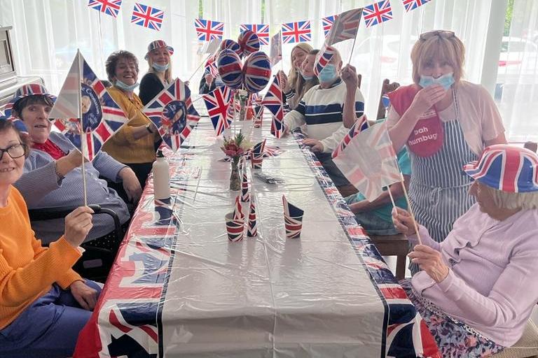 Bulwell care home Hosts Coronation Street/VE Day party and celebrates resident's milestone birthday - Vimarsana News