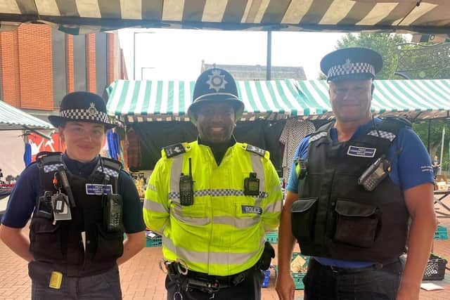 Police and community support officers visited Bulwell to meet and speak with residents