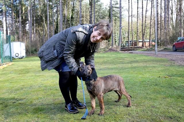 Nottinghamshire Police has named one of its new canine recruits Bart, after a dog handled by the late PC Ged Walker. Widow Tracey Walker welcomed the puppy to the force.