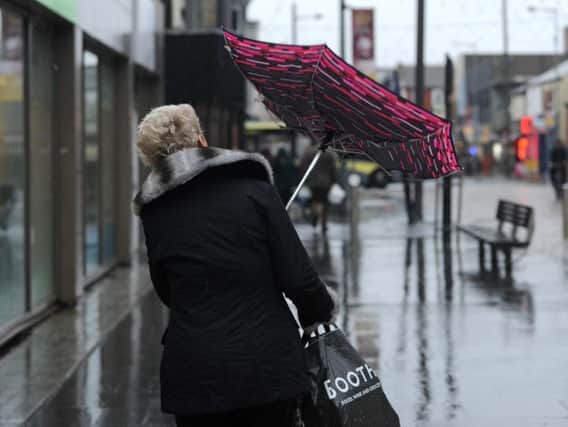 A yellow weather warning has been issued for heavy rain in Derbyshire.