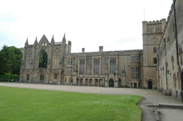 09-1542-1

Newstead Abbey West Front