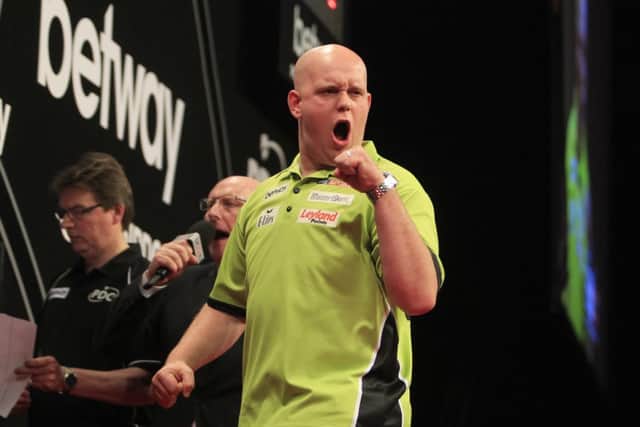 BETWAY PREMIER LEAGUE DARTS
PHONES 4U ARENA,MANCHESTER PIC;LAWRENCE LUSTIG
MICHAEL VAN GERWEN V DAVE CHISNALL
MICHAEL VAN GERWEN WINS