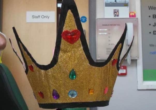 Thieves have stolen a winning crown from Mansfield bus station.