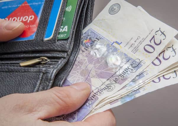 Police have issued advice on how to avoid becoming a victim of pickpocketing this Christmas.
