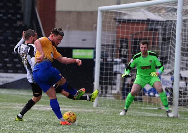 Picture by Howard Roe/AHPIX.com;Football;Skybet; League Two;EFL;
Notts County v Mansfield Town
17/3/2018  KO 1.00 pm; Meadow Lane;
copyright picture;Howard Roe;07973 739229

Stag's Alex MacDonald has a shot at goal